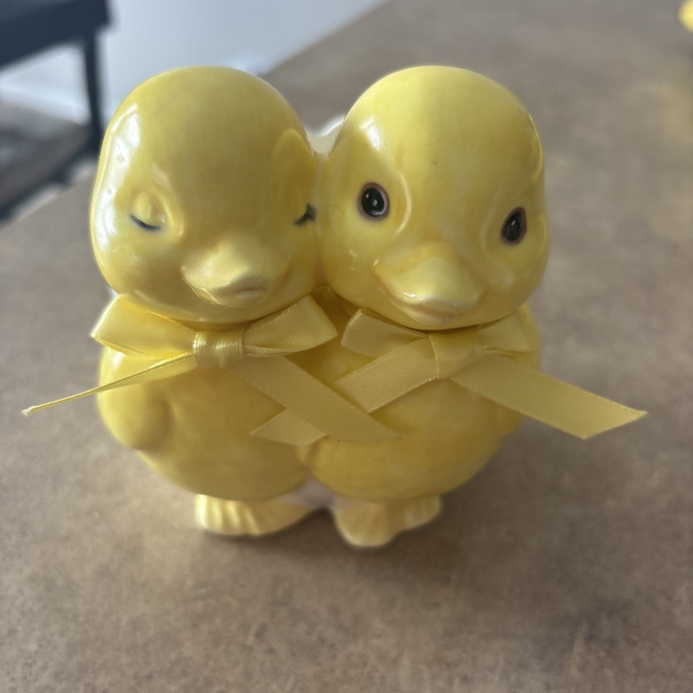 Dept 56 Easter Chick Yellow White Medium Bowl Candy Dish Ceramic Bows Ribbon