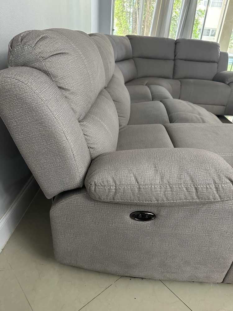 Living Room Set With 2 Tablas