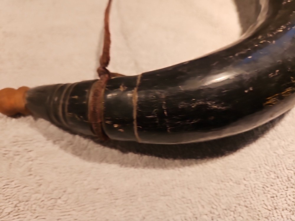 12" black powder horn vintage