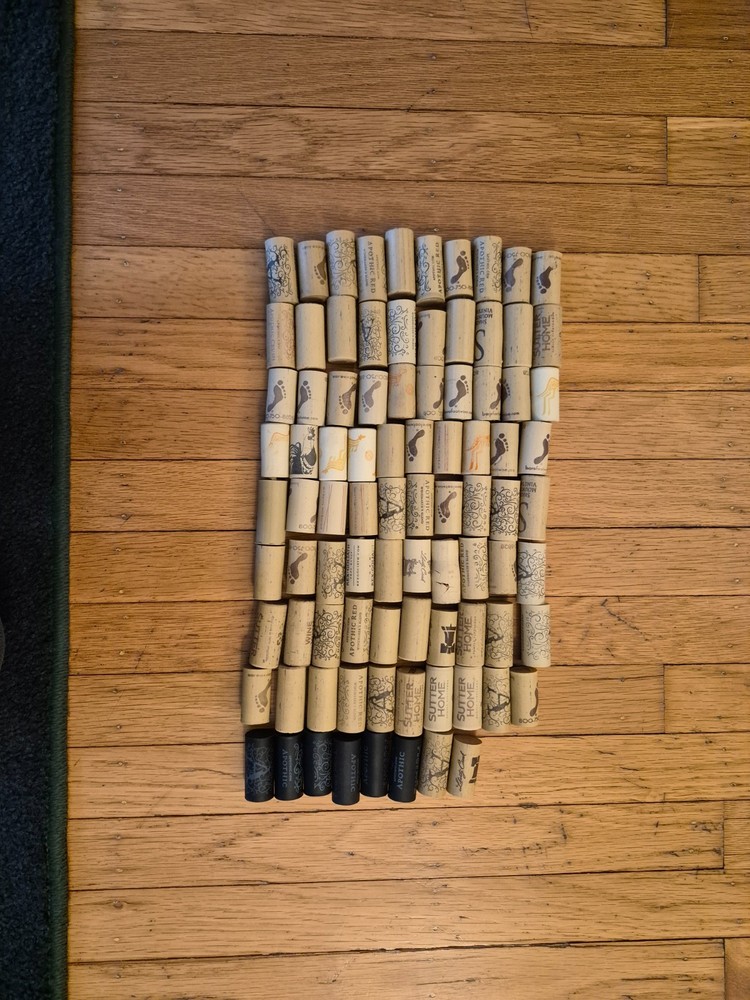 Used assorted wine corks REAL & SYNTHETIC