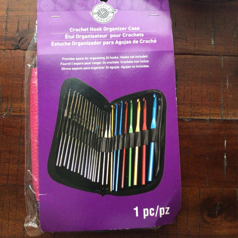 Loops & Threads Crochet Hook Organizer for 24 hooks/New/Hooks Not Included
