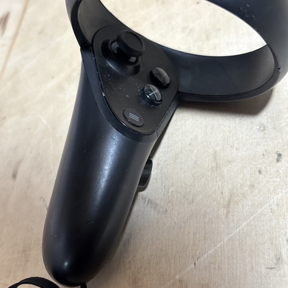 Genuine Oculus Quest 1 / Rift S Controller (Left) MI-BL
