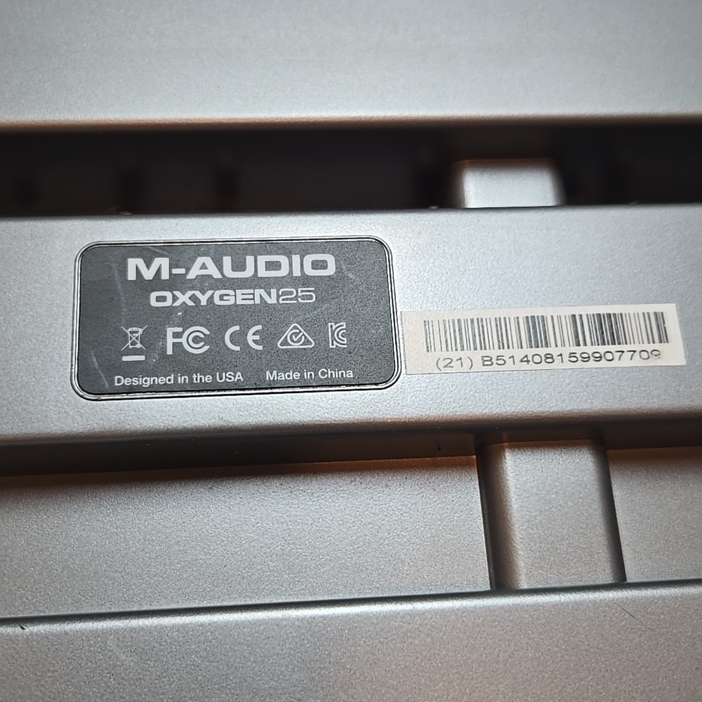 M-Audio Oxygen 25 - 25-Key USB MIDI Keyboard Controller