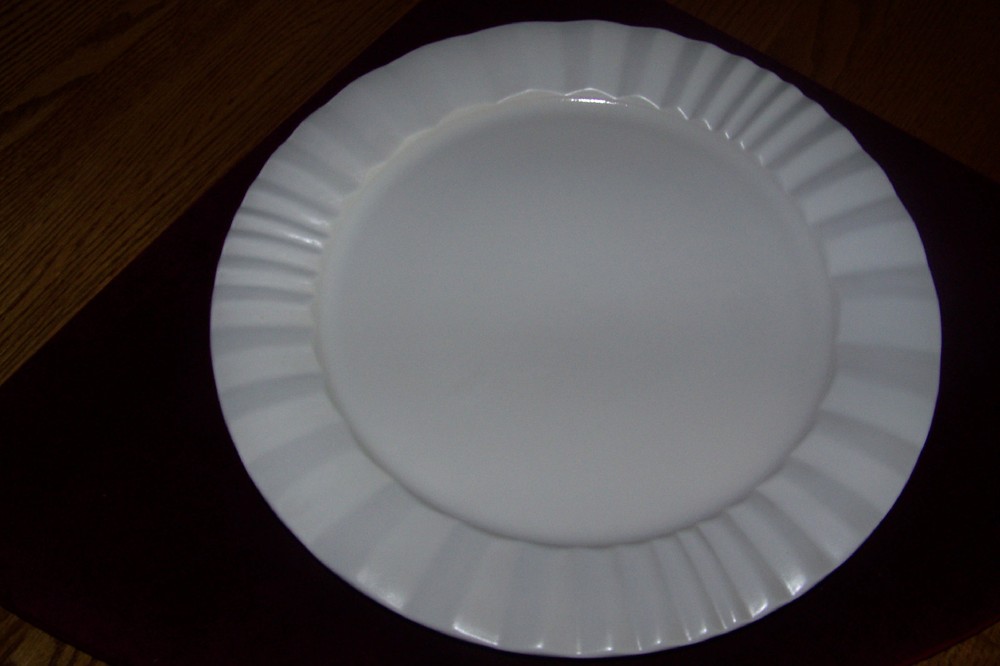 Dansk VESI Platter, 14”, Pearl White.