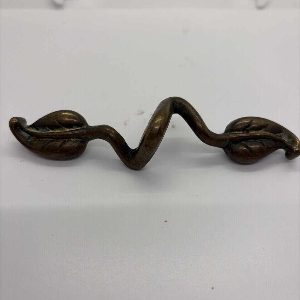 Vtg Brass Single Drawer Pull Leaf Design (11)