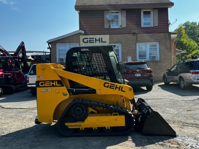 Skid Steer Gehl RT135 Track Loader