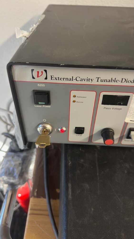 New Focus, Inc. 6200 External-Cavity Tunable Diode Laser Controller