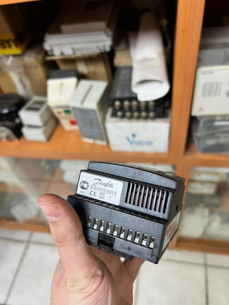 DANFOSS EKC 316A 084B7088 Superheat Regulator Controller