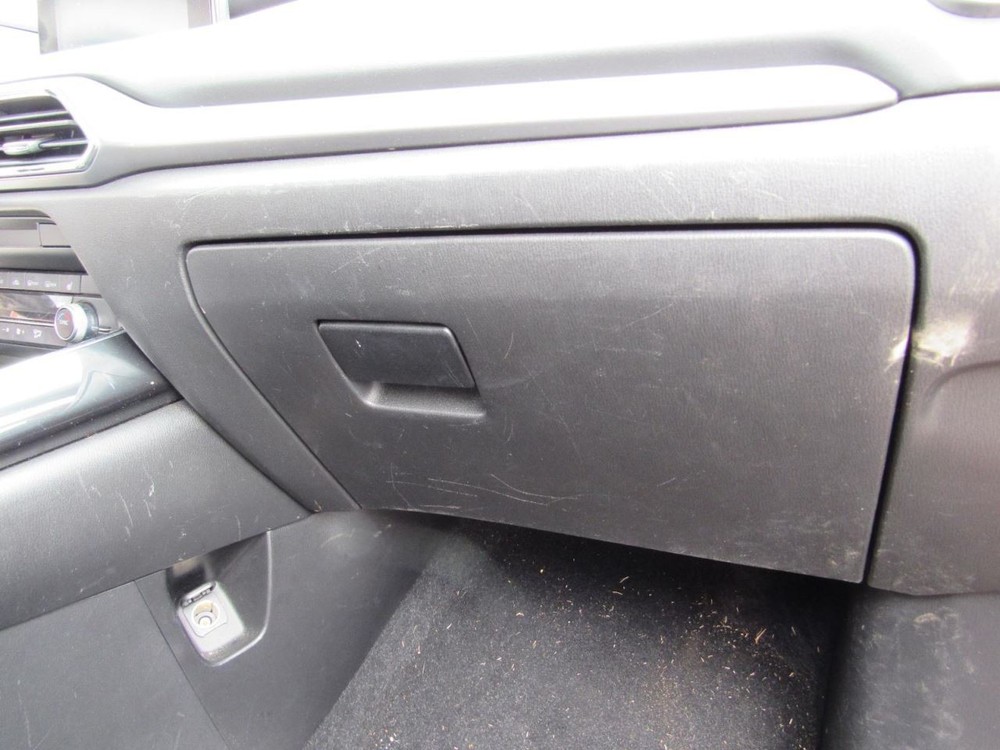 CX-9      2019 Glove Box 1062482