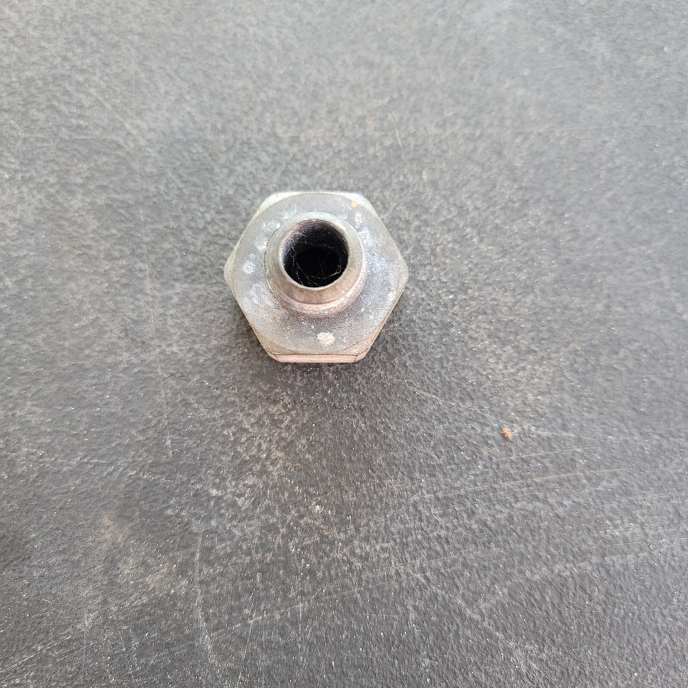 8AN Nitrous Oxide Bottle Nut