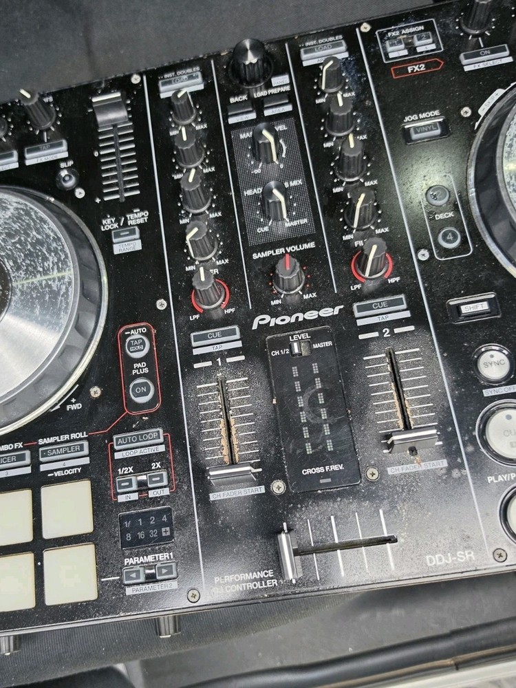 Pioneer DDJ-SR Digital DJ Controller