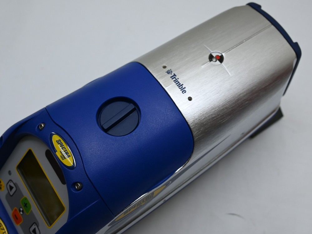 Spectra Trimble DG711 Precision Pipe Laser Kit