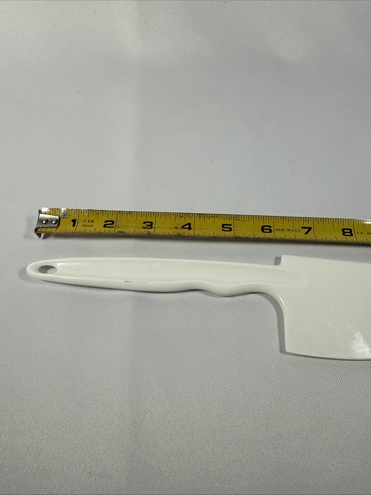 Cuisinart Scraper Spatula DLC-650 White Plastic 10" for the Food Processor