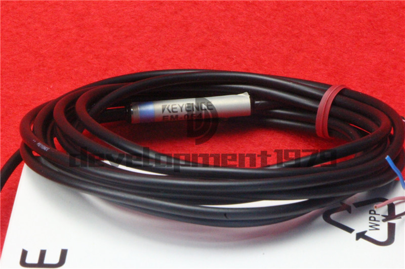 Keyence EM-054 Proximity sensor NEW
