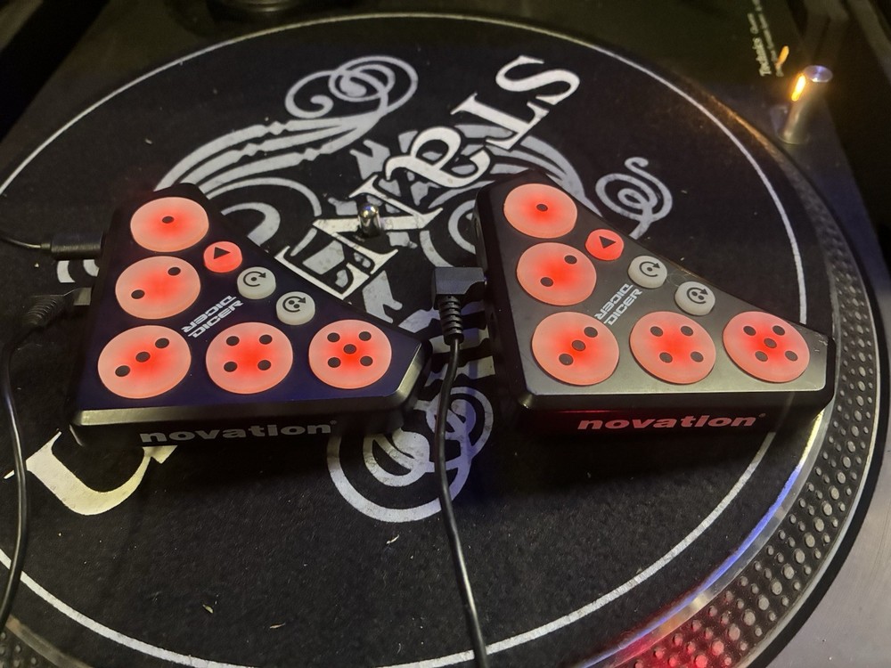 Novation Dicer USB DJ Controller Cue Point Looping Control