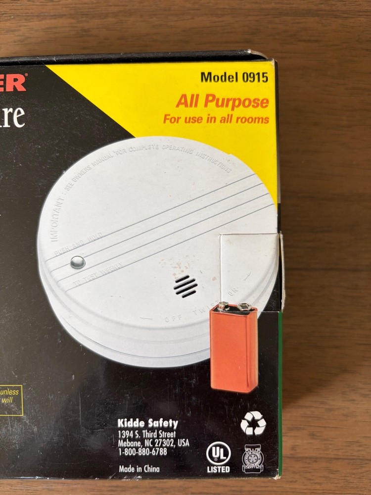 Kidde Lifesaver Smoke/Fire Alarm Model #0915 Basic Battery Powered