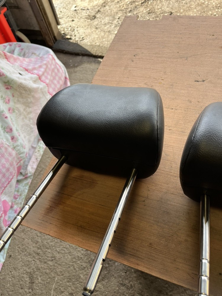 Vw Touran front Leather/ leatherette Head Rests X2