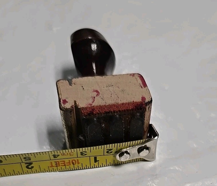 Vintage Rubber Stamp Wood Handle "E" Or "U"