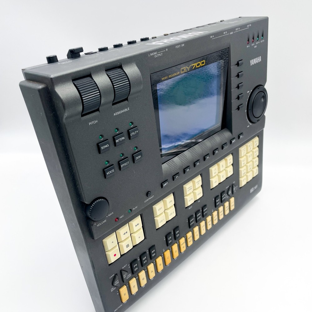 Yamaha QY700 Music Sequencer Workstation with Case