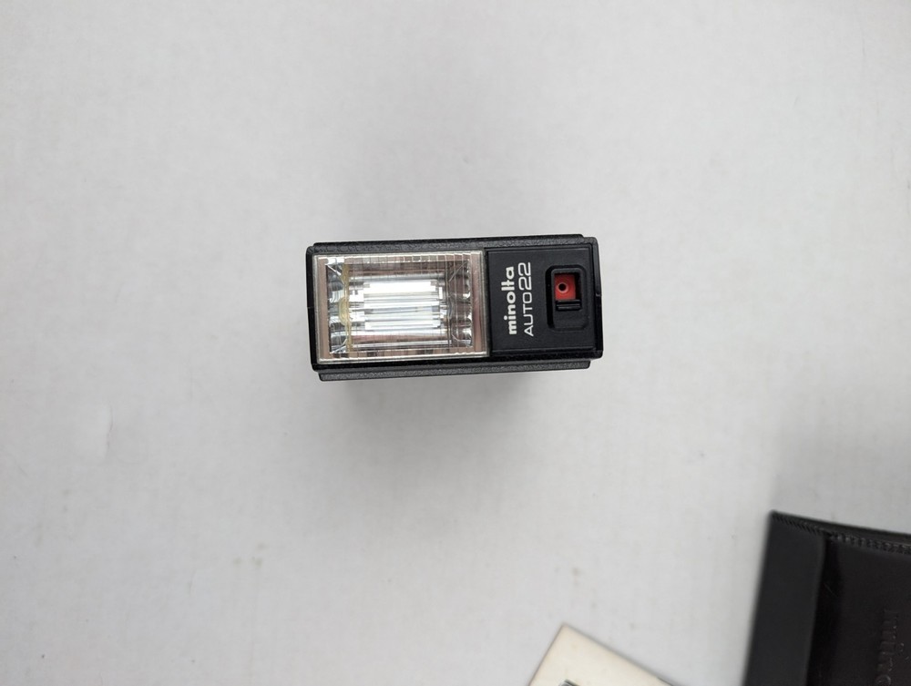 Minolta Auto Electroflash 22 Flash w Case Manual Untested Vintage Camera