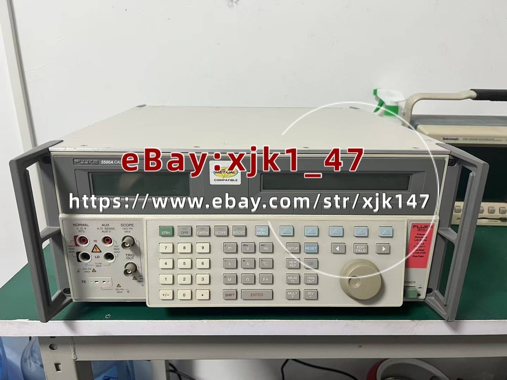 FLUKE 5500A Machine Calibrator FLUKE 5500A FLUKE 5500A
