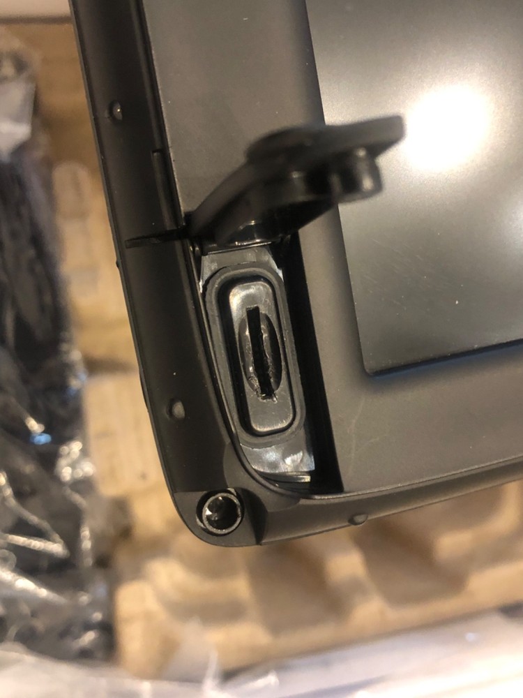 Raymarine A67 Multifunction Display E70077 Open Box