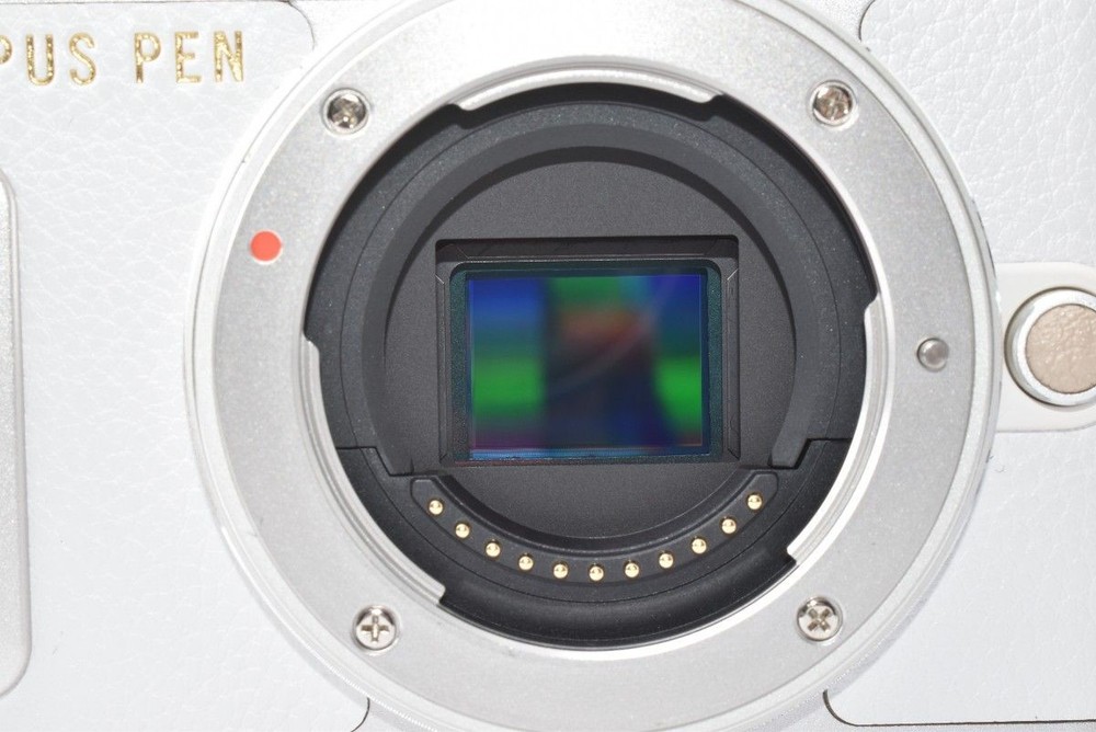 OLYMPUS PEN E-PL8 White Lens Kit
