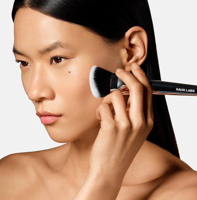 Cruelty-Free Foundation Brush – Flawless Application for a Perfect Base
