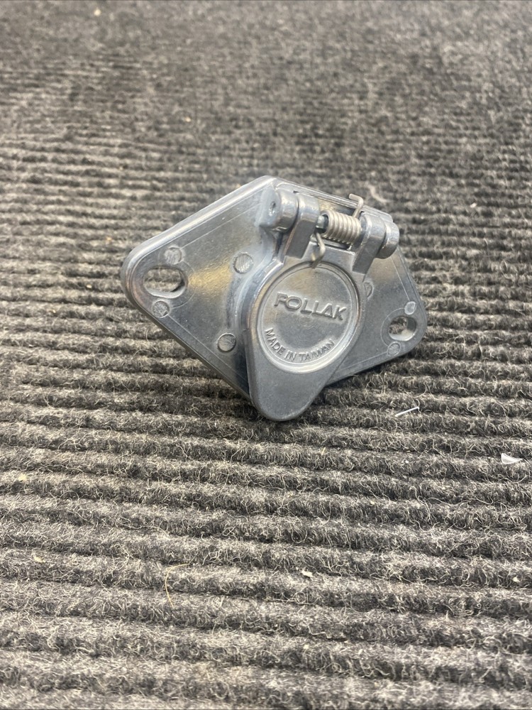 POLLAK 11-404EP 4-Way Connector Socket