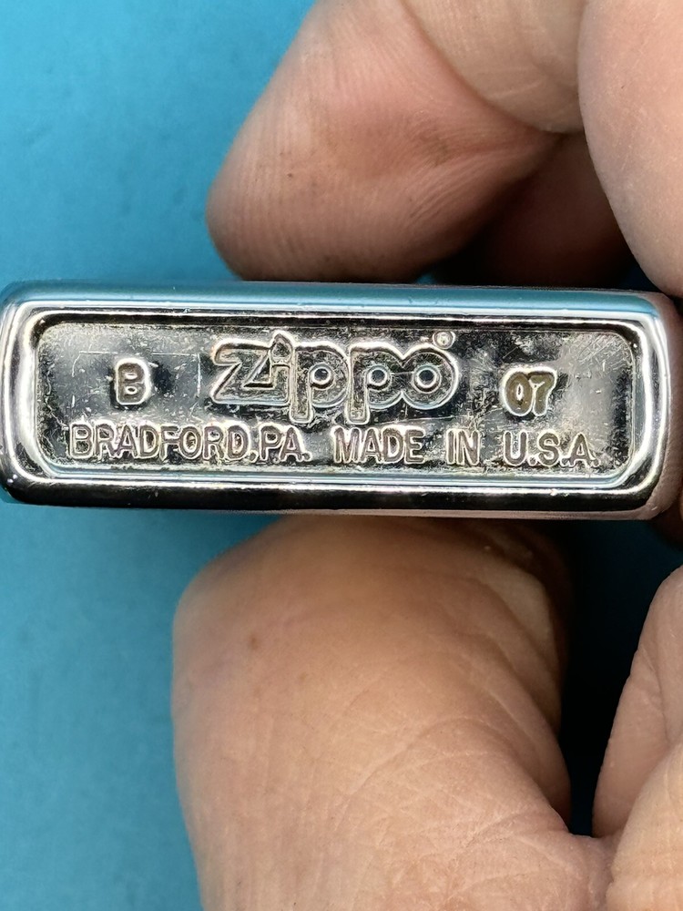 Vintage 2007 Patriotic Eagle Chrome Zippo Lighter