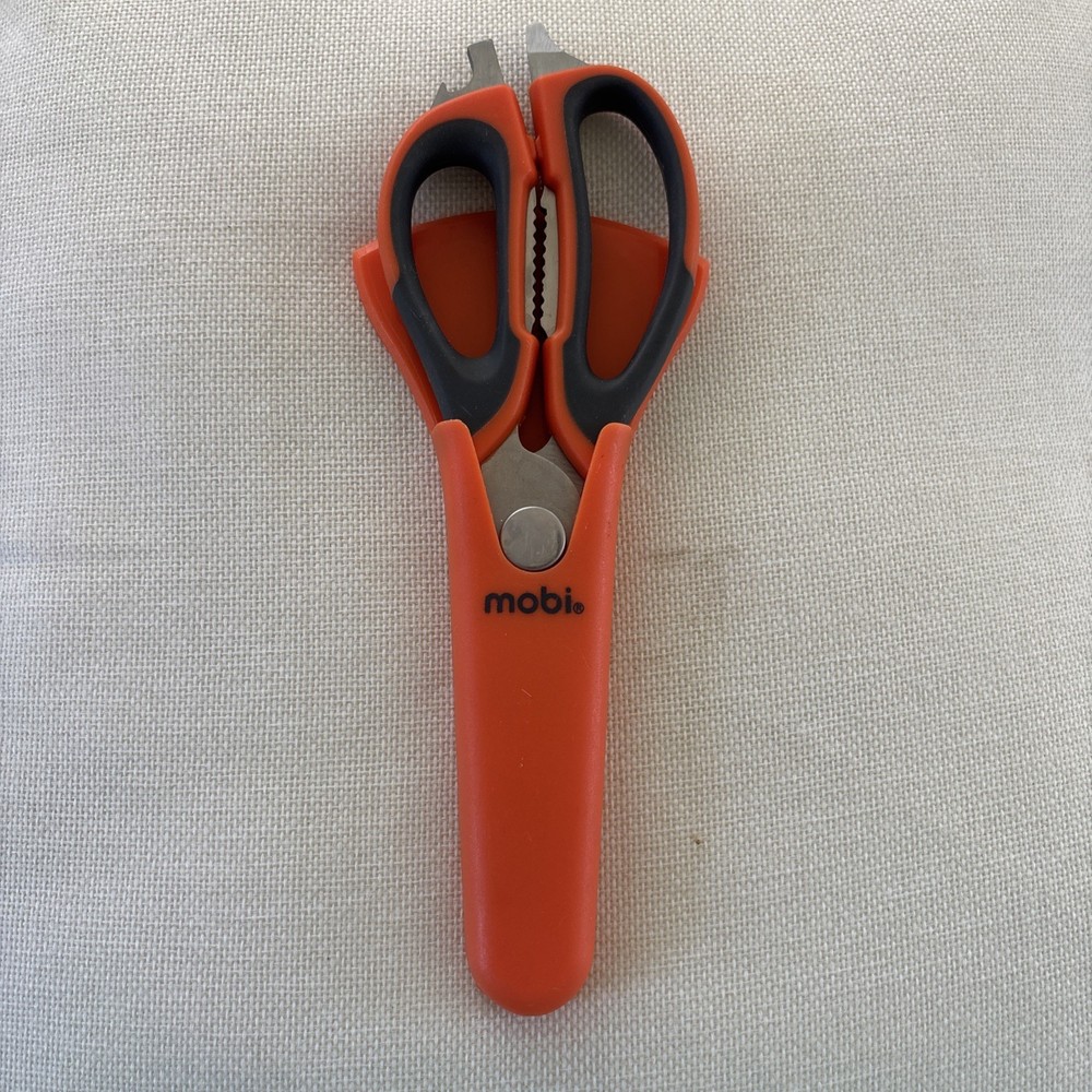 Mobi Multi Purpose Shears With Magnetic Holder