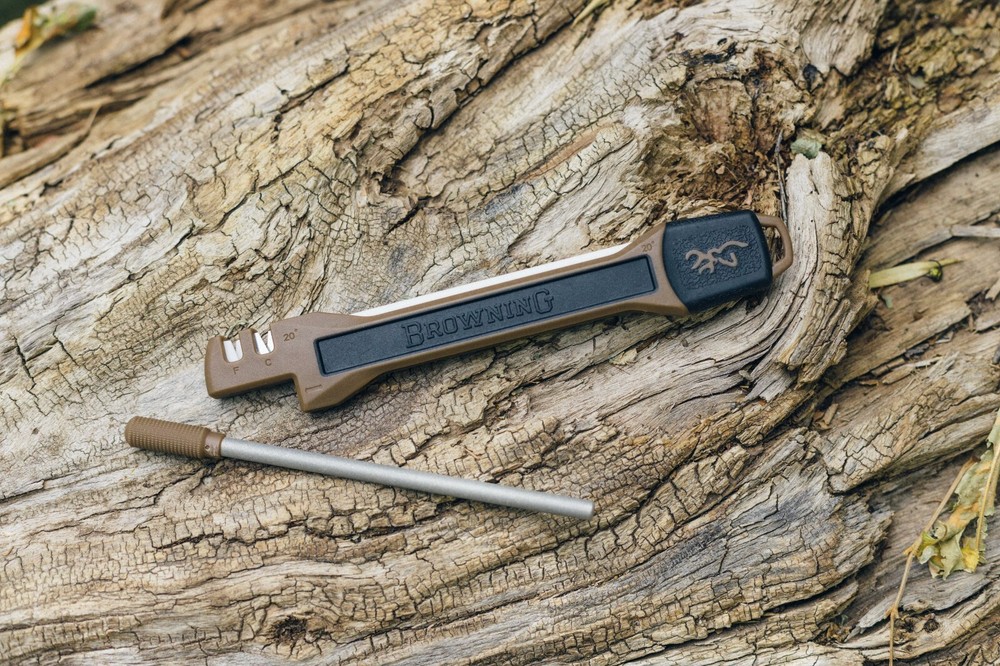 Browning Primal Knife Sharpener Pocket Sized Diamond Surface Carbide/Ceramic