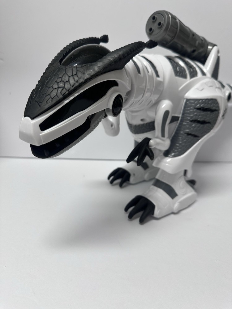 Roboraptor White Robotic Dinosaur No Remote Wowee 2005