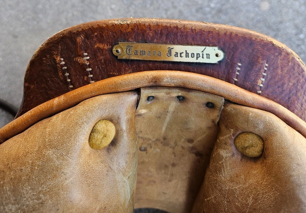 Beval Jumping Saddle Size 17 Long Made in England Devon 2000 Used