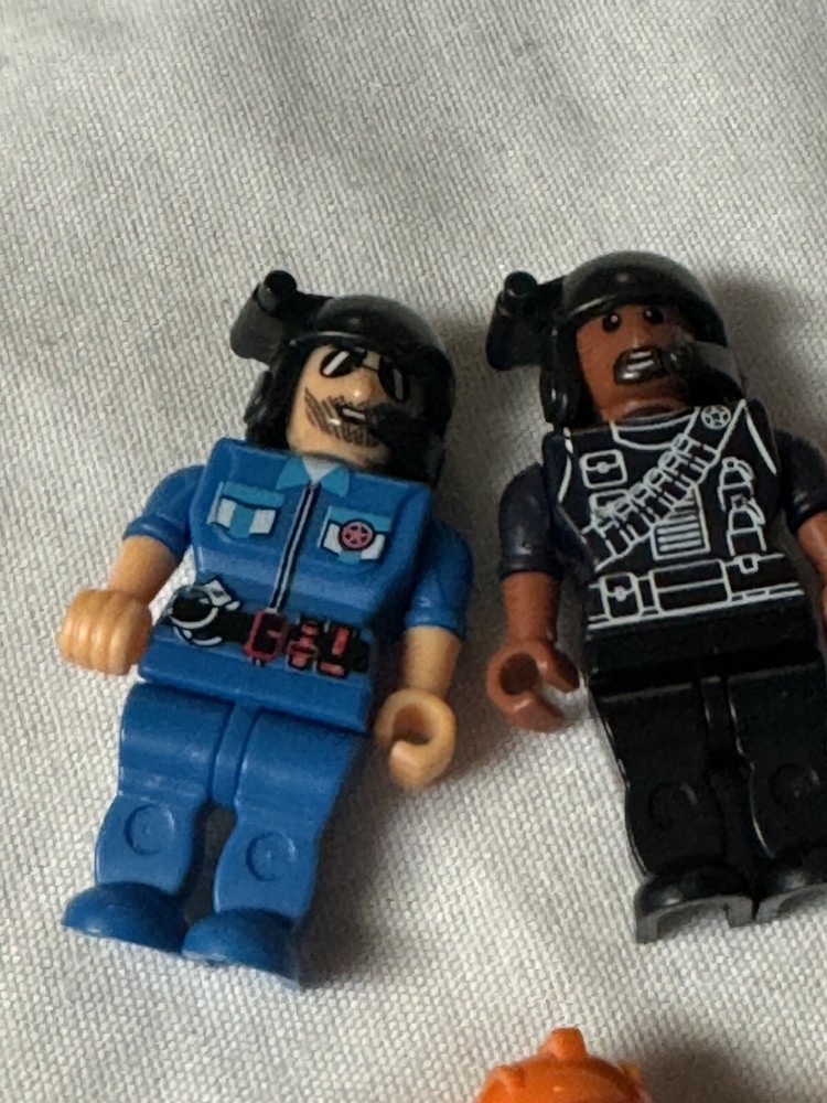 5pcs Plastic Mini Figs People Unbranded