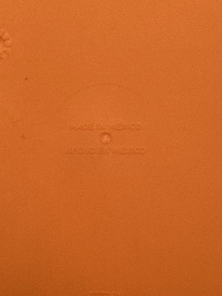 Tupperware Sandwich Keeper 3752A-4 Orange