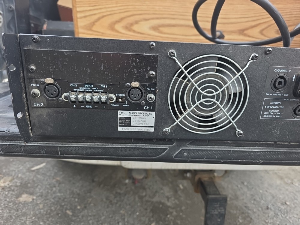 QSC EX2500 powerAmp