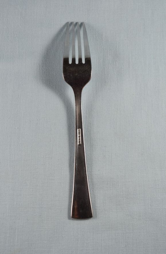 Oneida Stainless Vietnam SCRIPT w Swirl 1 Dinner Fork 7 7/8"
