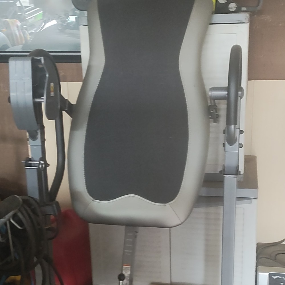 Innova Adjustable Inversion Table Black/Gray Gym Training Back Muscle Indoor Use