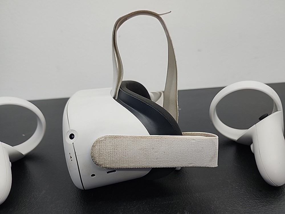 Meta Oculus Quest 2 128GB Standalone VR Headset - White