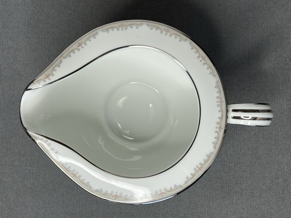 Noritake West Brook 5907 Creamer