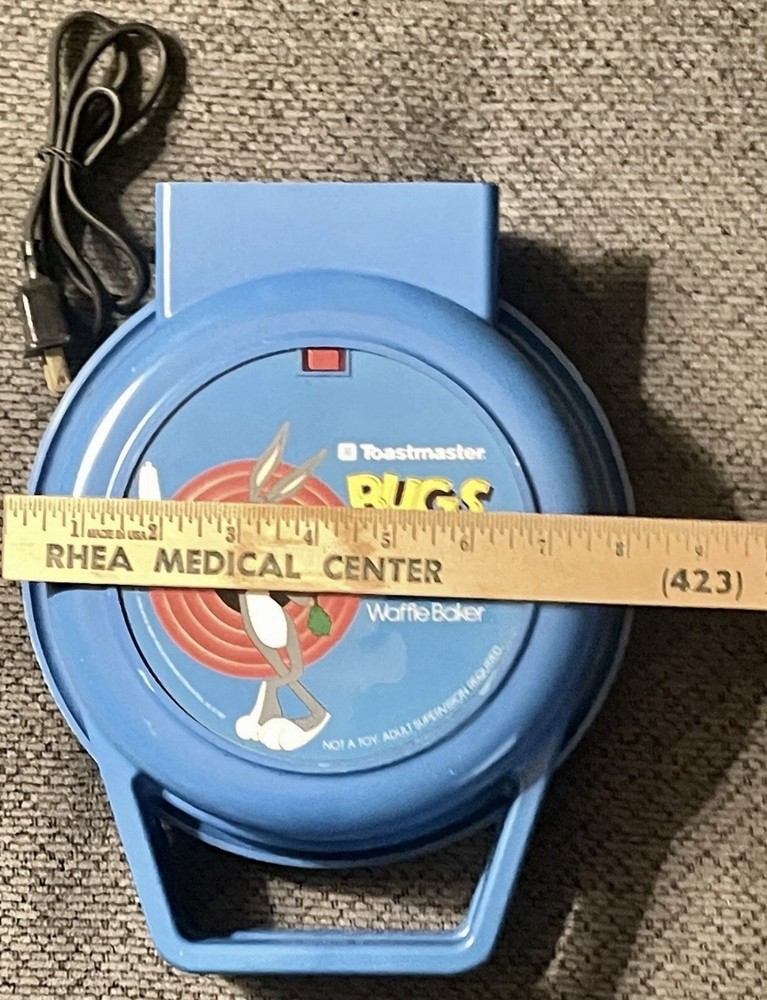 Vintage 1991 Toastmaster Bugs Bunny Waffle Baker