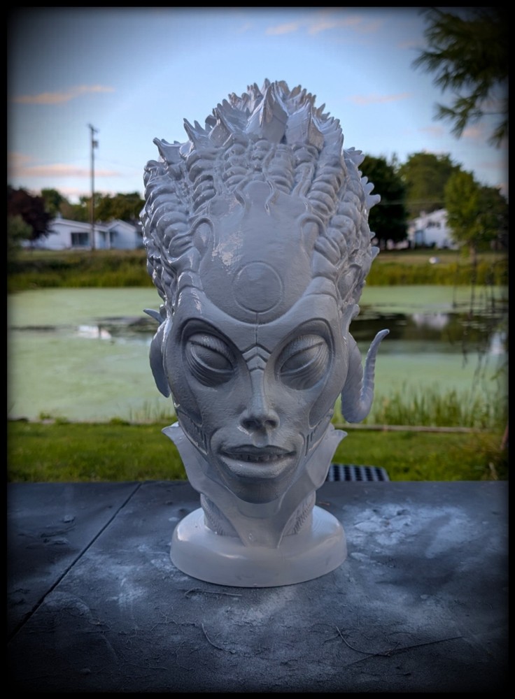 Species Sil Alien Head Bust Prop Replica 1.1 Scale