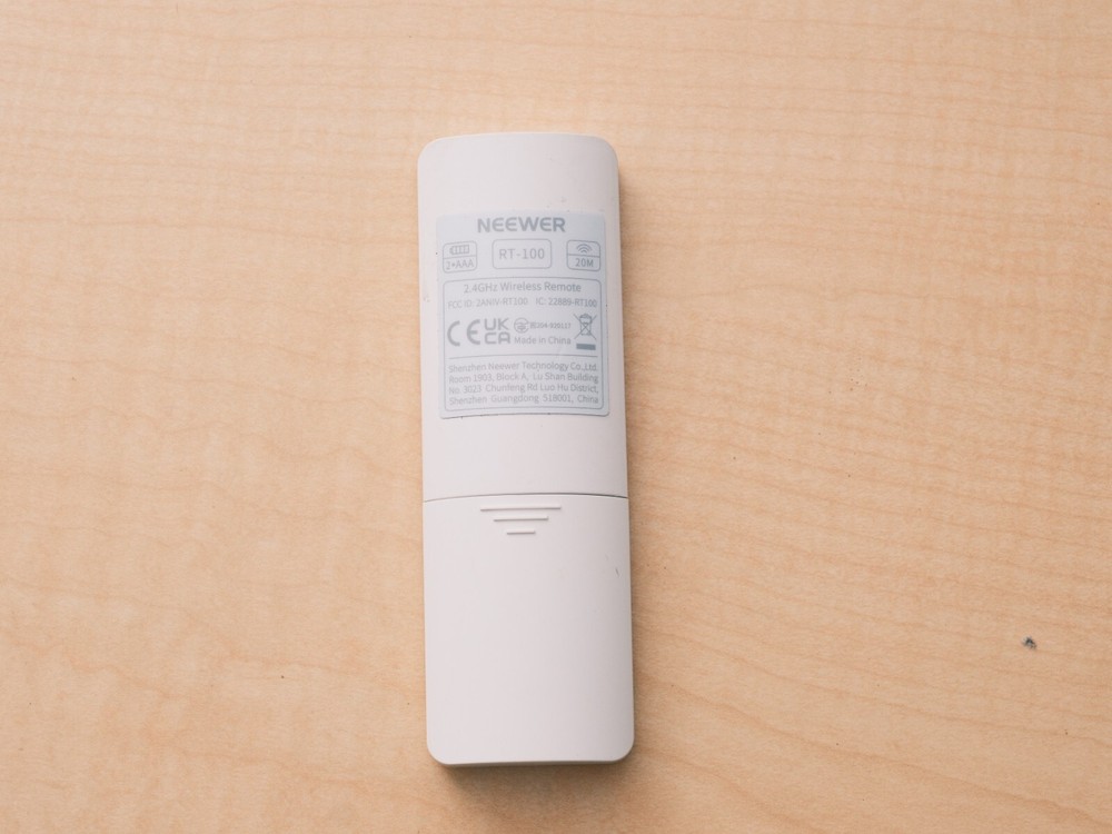 NEEWER Remote Control Bluetooth RT100 Teleprompter App for iOS Android T