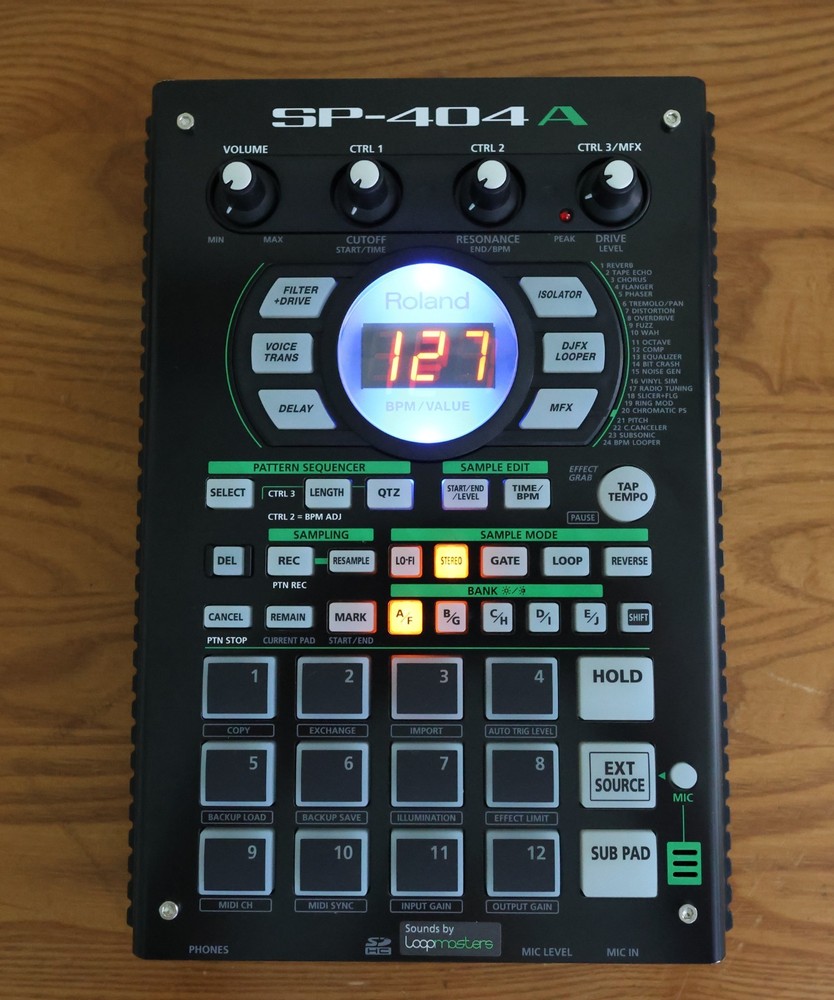 Roland SP-404A Linear Wave Sampler Mint condition