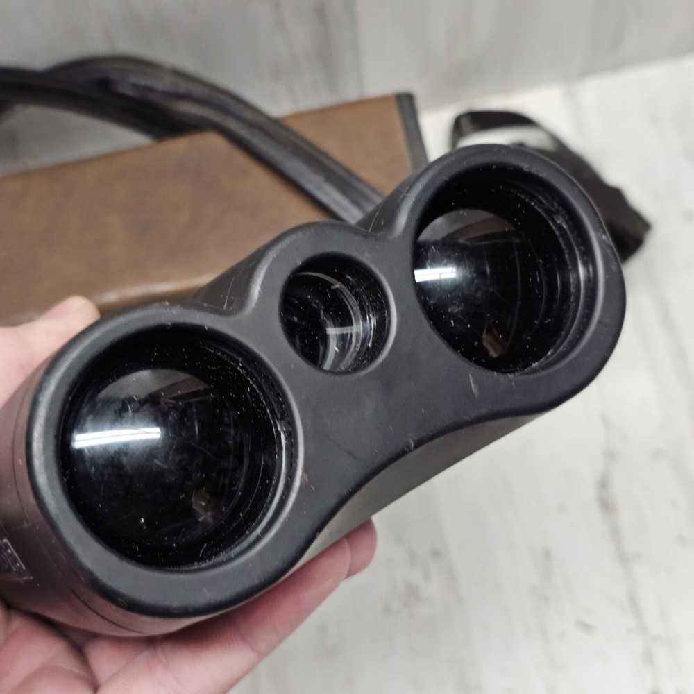 BUSHNELL YARDAGE PRO1000 RANGE FINDER WITH CASE Read