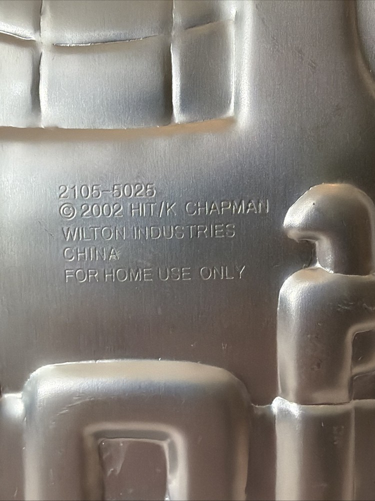 Wilton 2002 Bob The Builder Cake Pan/Baking Mold W/ Insert #2105-5025