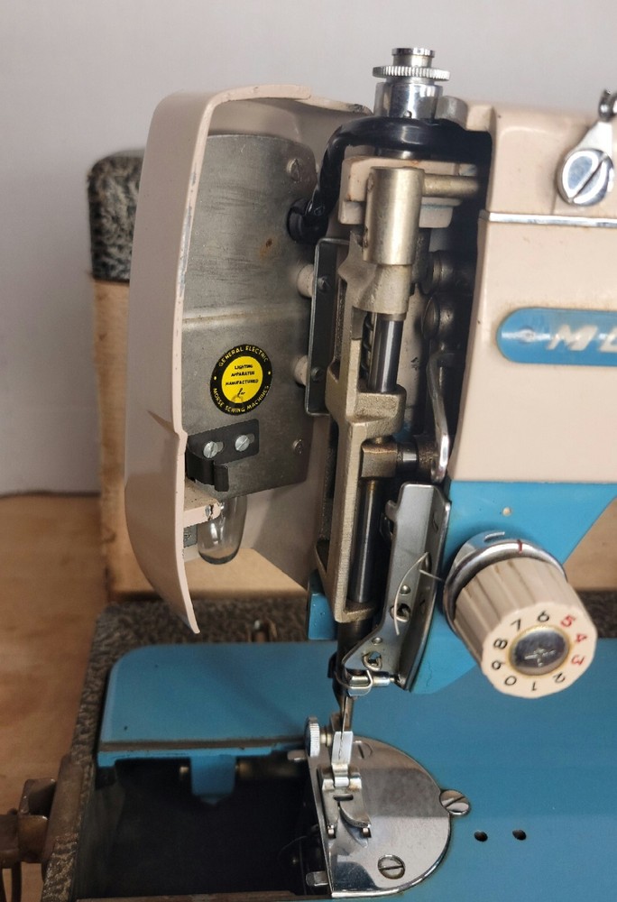 Vintage Morse Model 4100 Zig Zag Sewing Machine Tested Read Description