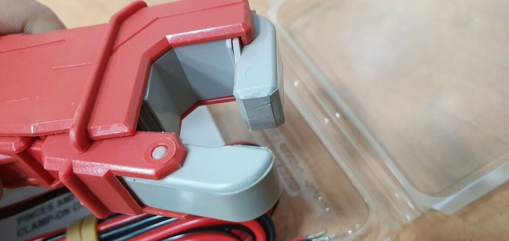 Universal Technic M1 200A / 200 mA micro clamps red