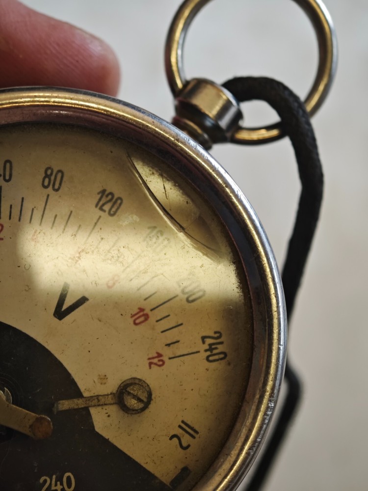 ORIGINAL WWII German Bakelite Battery Tester Voltmeter